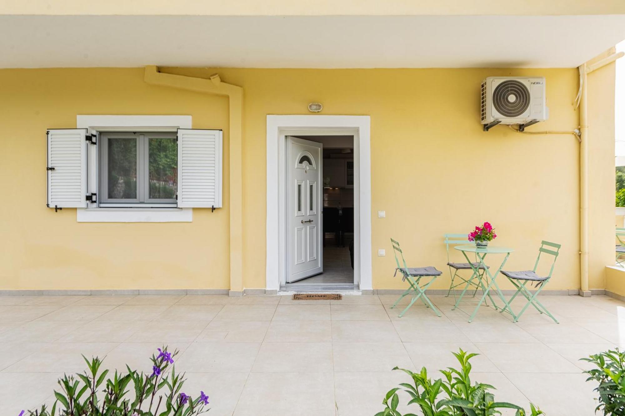 Lazaros Apartments Gouvia Exterior photo